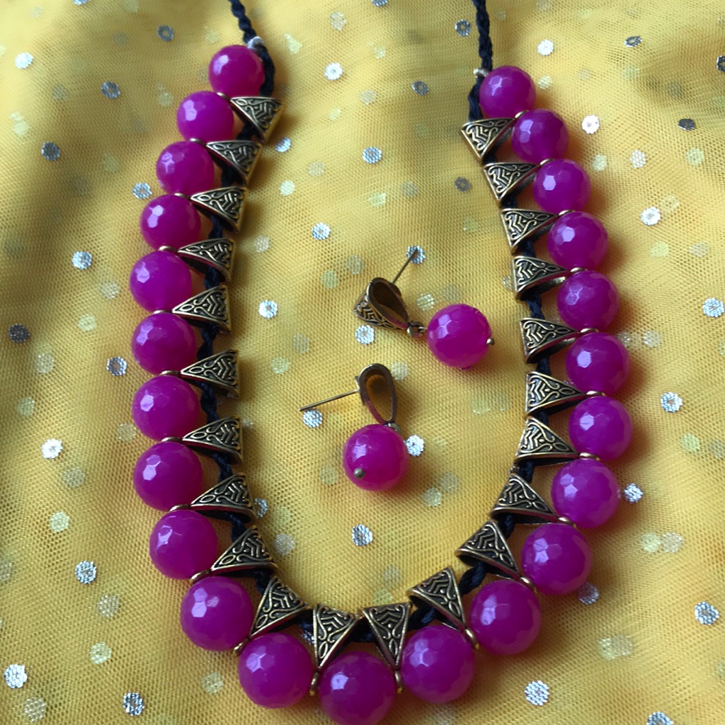 Dark Pink Beaded Necklace With Gold Details 30$
